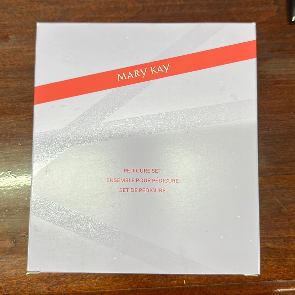 Mark Kay Pedicure Set